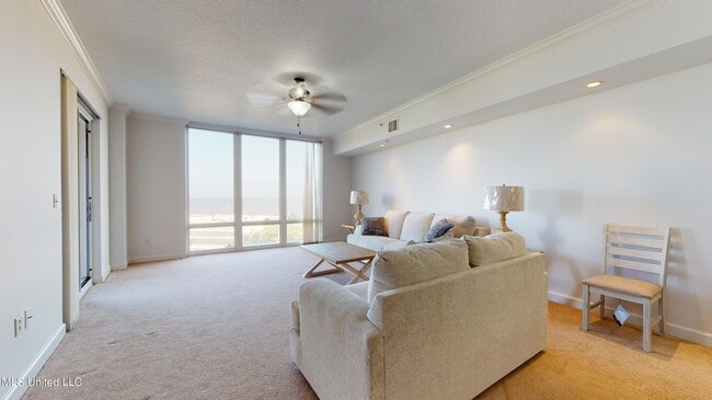 Building Photo - 1200 Beach Dr