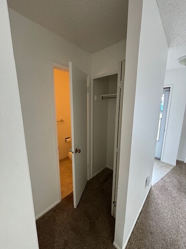 Foto del edificio - Updated 2 bd/3ba Townhome in Lakewood