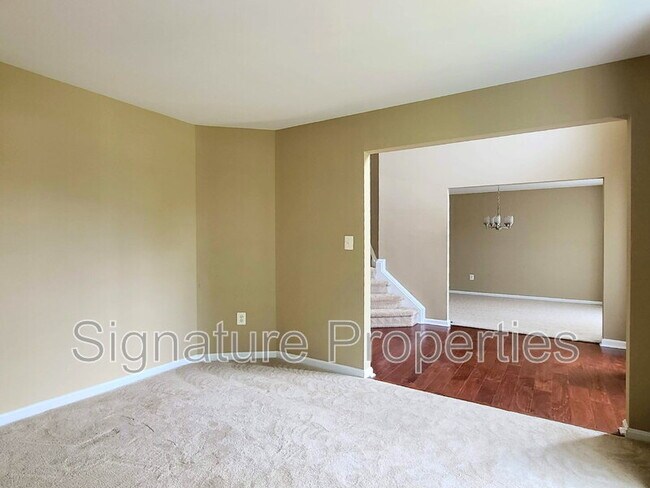 Foto del edificio - 4002 Mossy Bank Ln