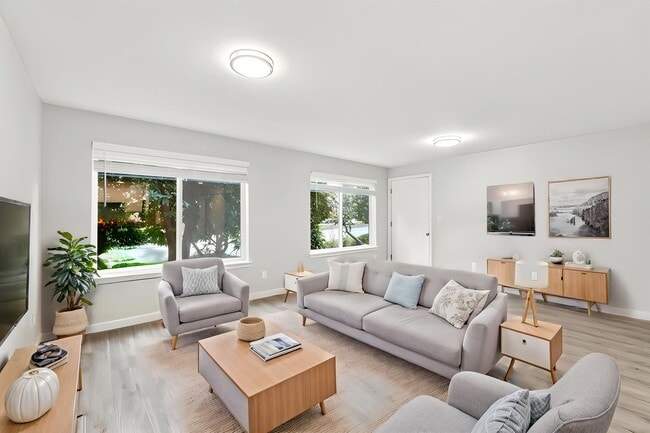 Interior Photo - 3030 Lake City