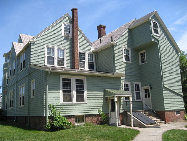 Building Photo - 380 Grove St