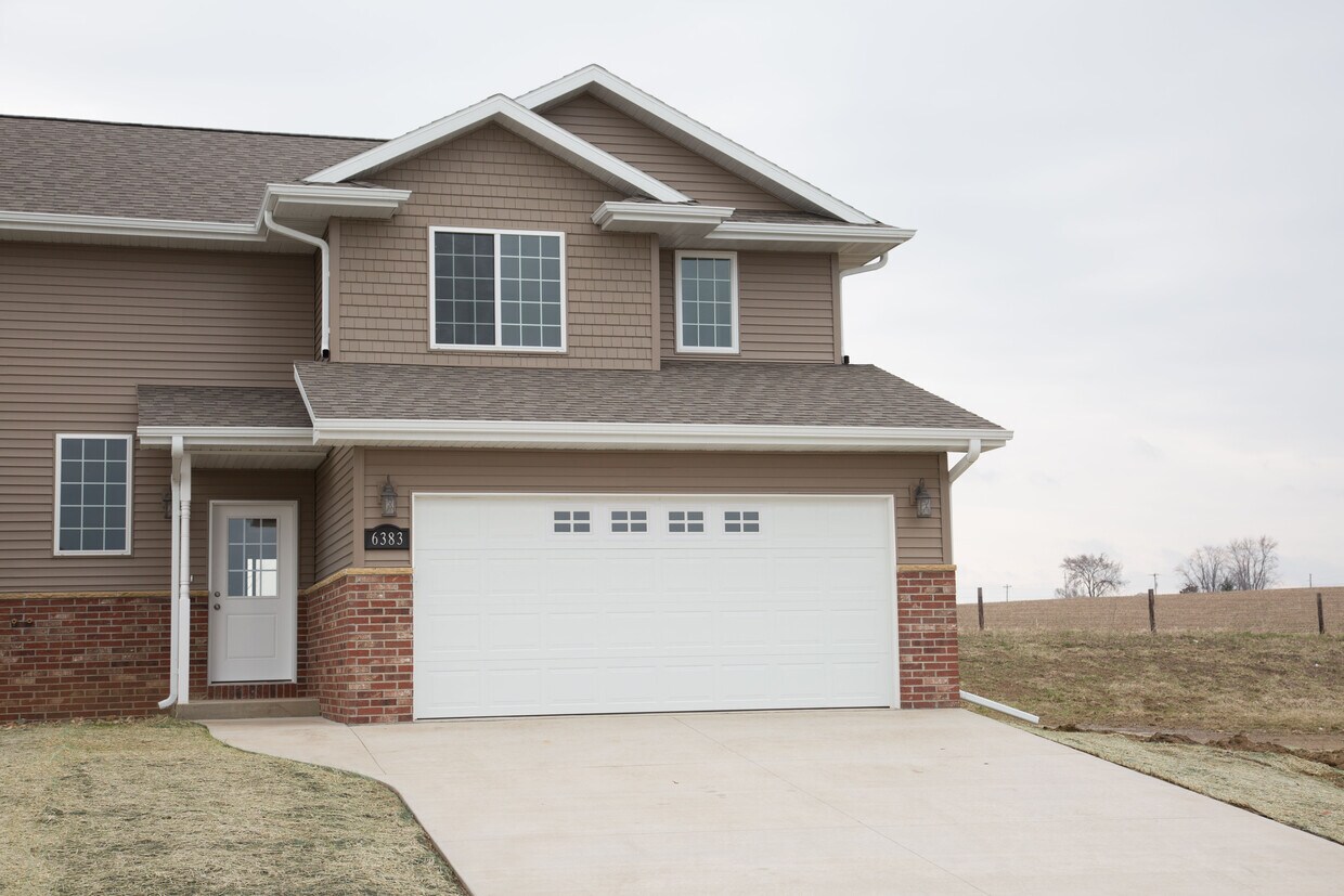 Primary Photo - 6385 Pawnee Ln