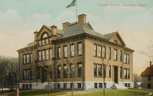 Building Photo - The Lincoln School