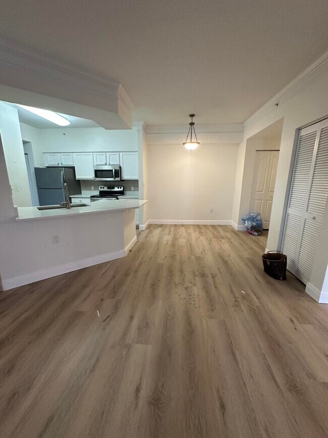 Foto del edificio - 9905 Baywinds Blvd