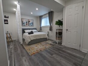 Building Photo - 2582 Chem. Bedford