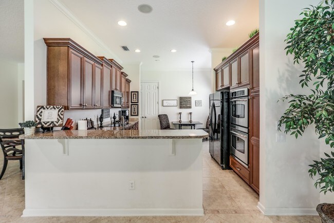 Building Photo - 1427 Castle Pines Cir