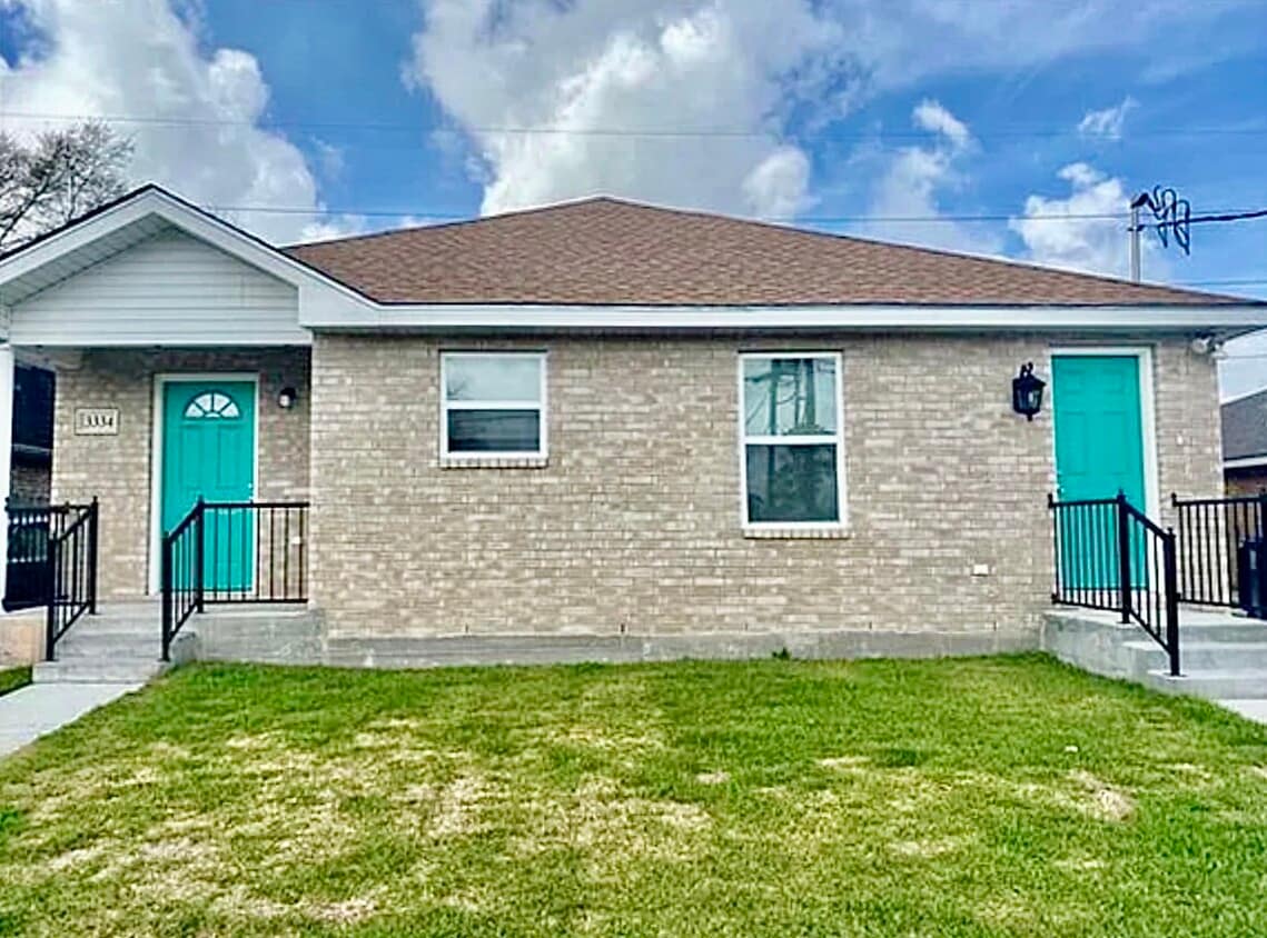 3332 Pakenham Dr, Chalmette, LA 70043 Townhome Rentals in Chalmette