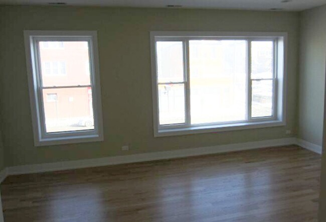 Building Photo - 2754 N Ashland Ave