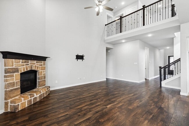 Building Photo - 1305 Swan Trl