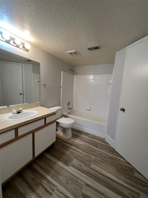Foto del edificio - 2210 Grand Cayman Ct