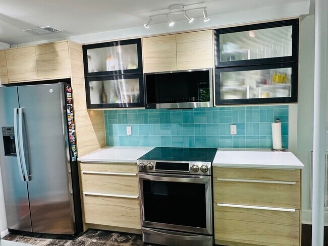 Foto del edificio - 708 Dallas Rd