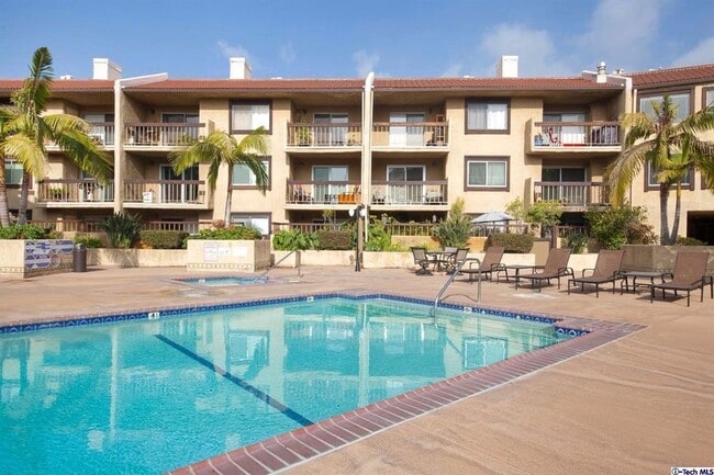 Foto del edificio - COMING SOON!! Gorgeous condo with Amazing Views!