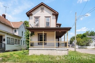 Building Photo - 578 Stewart Ave