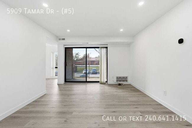 Building Photo - 5909 Tamar Dr