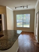 Building Photo - Luxe at Katy