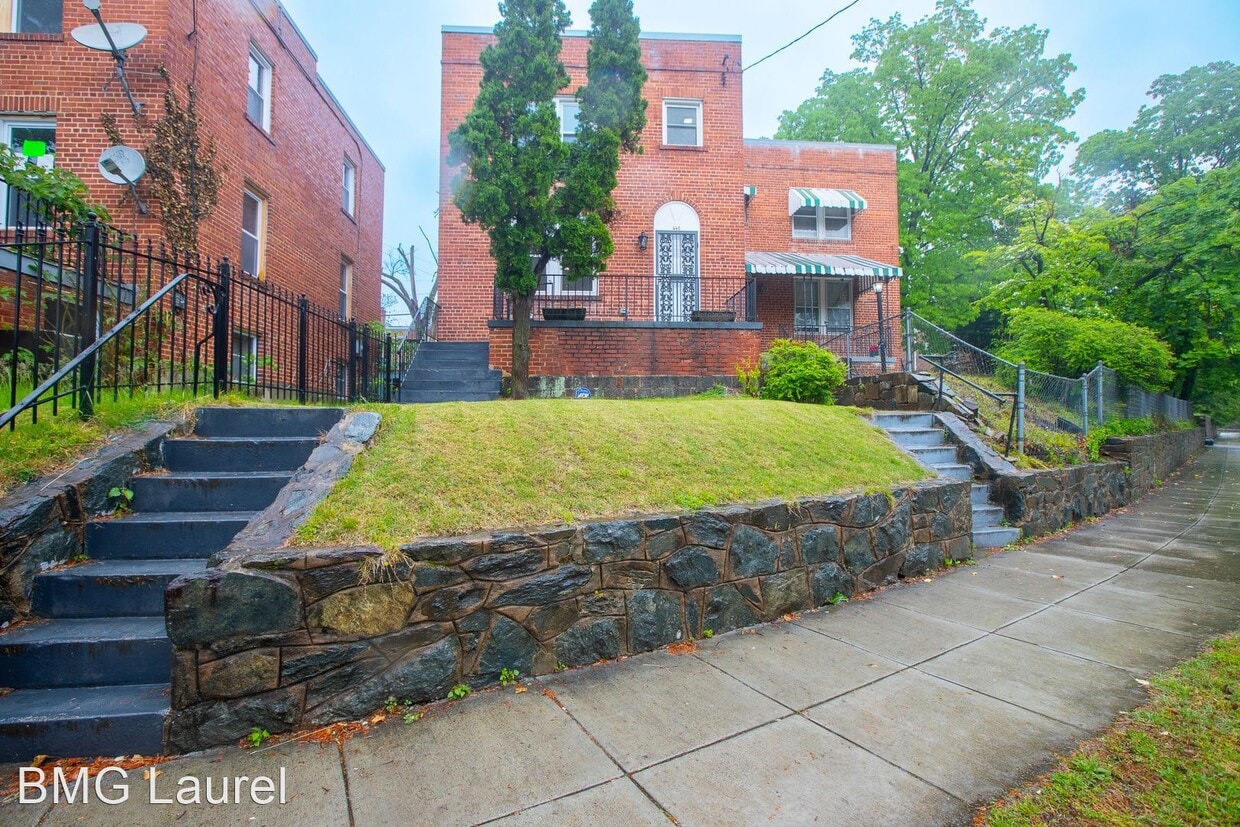 Primary Photo - 3 br, 2 bath House - 440 Orange St SE