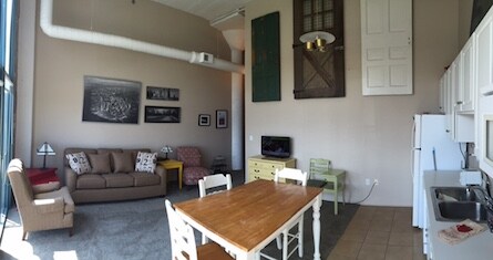 living area - 401 W Shoreline Dr