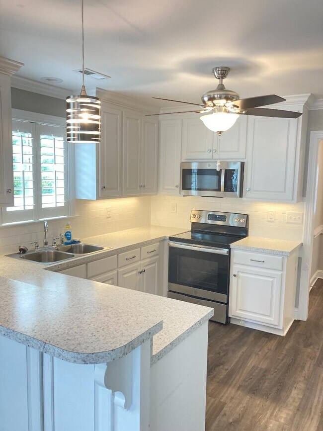 Foto del edificio - 3218 Marble Ct SW