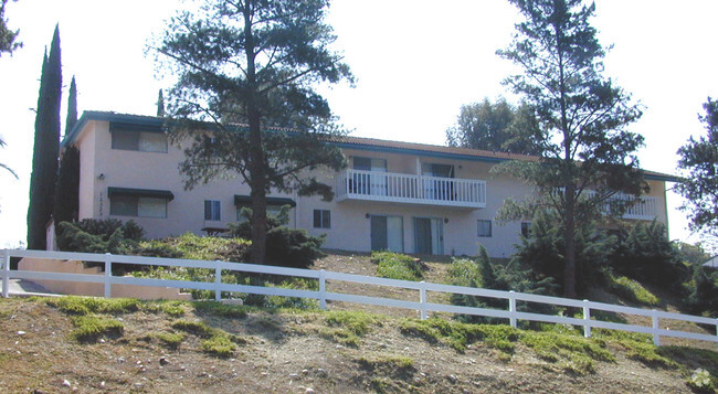 Building Photo - Poway Apartments