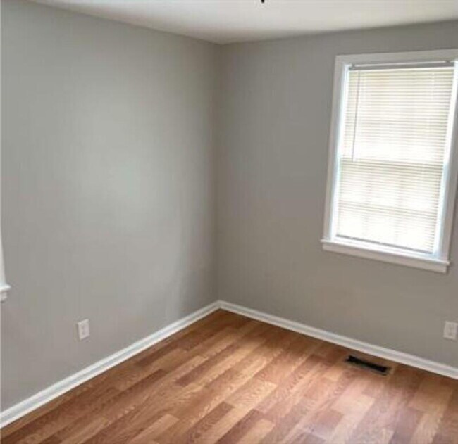 Foto del edificio - 159 Munson Dr