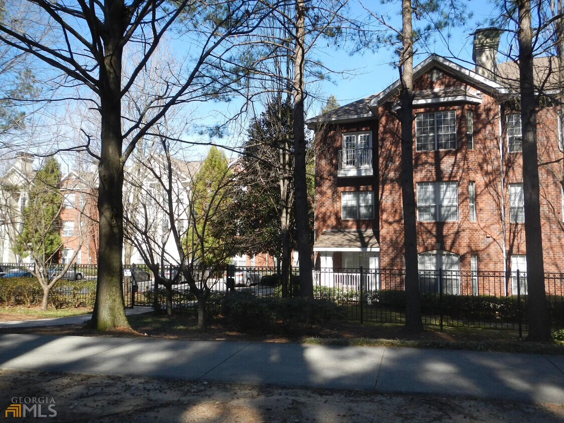 5641 Roswell Rd Unit 203, Atlanta, GA 30342 Condo for Rent in Atlanta