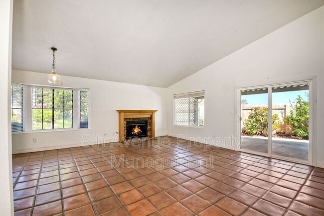 Building Photo - 205 Paseo Marguerita