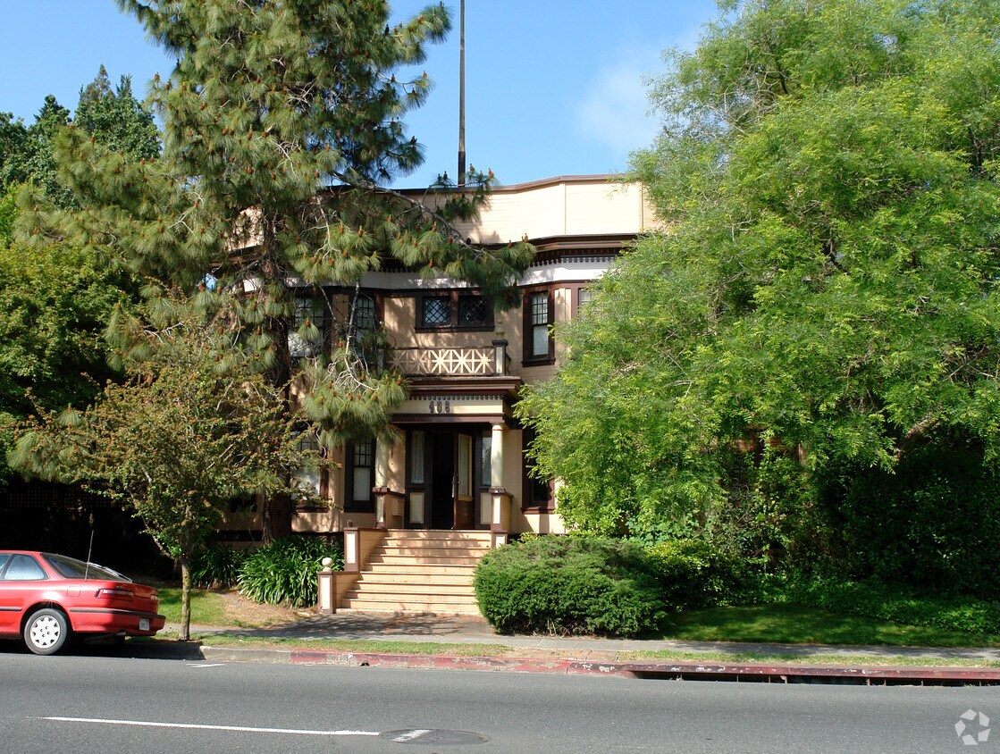 Primary Photo - 408 S Main St