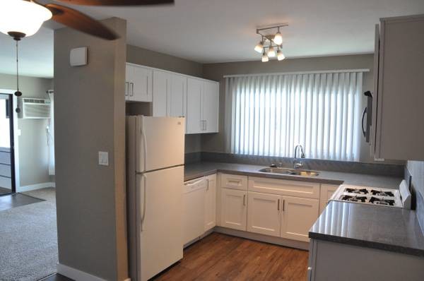 Foto del edificio - 6245 Stanley Ave