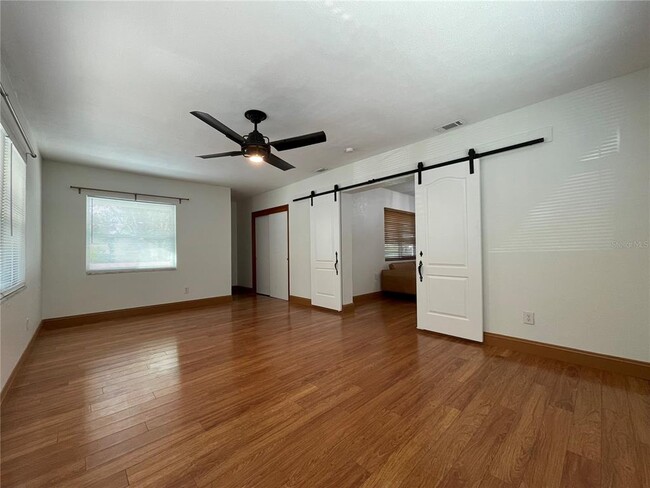 Building Photo - 1513 W Meadowbrook Ave