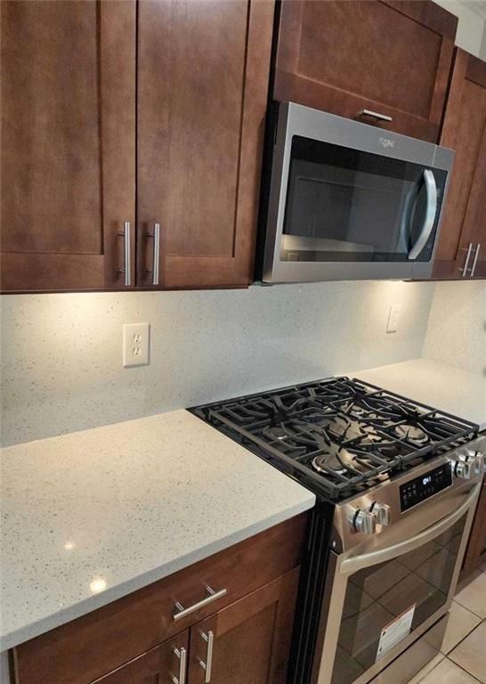 Foto del edificio - 232 Greensprings Terrace