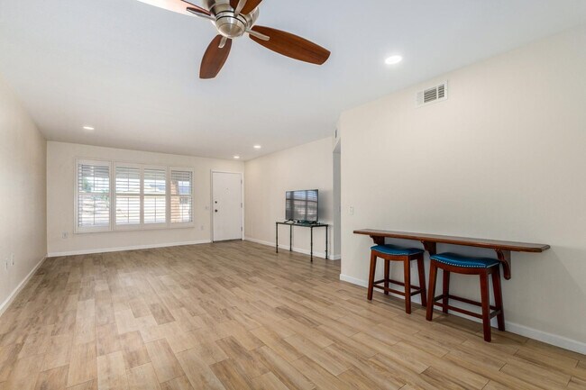 Foto del edificio - 13023 W Beardsley Rd