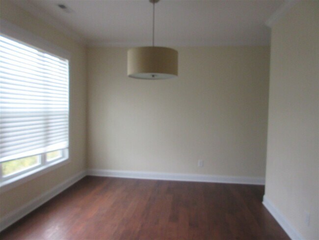 Building Photo - 403 Wolfe Ln