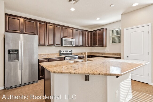 Building Photo - 3 br, 2.5 bath House - 872 S Pheasant Dr