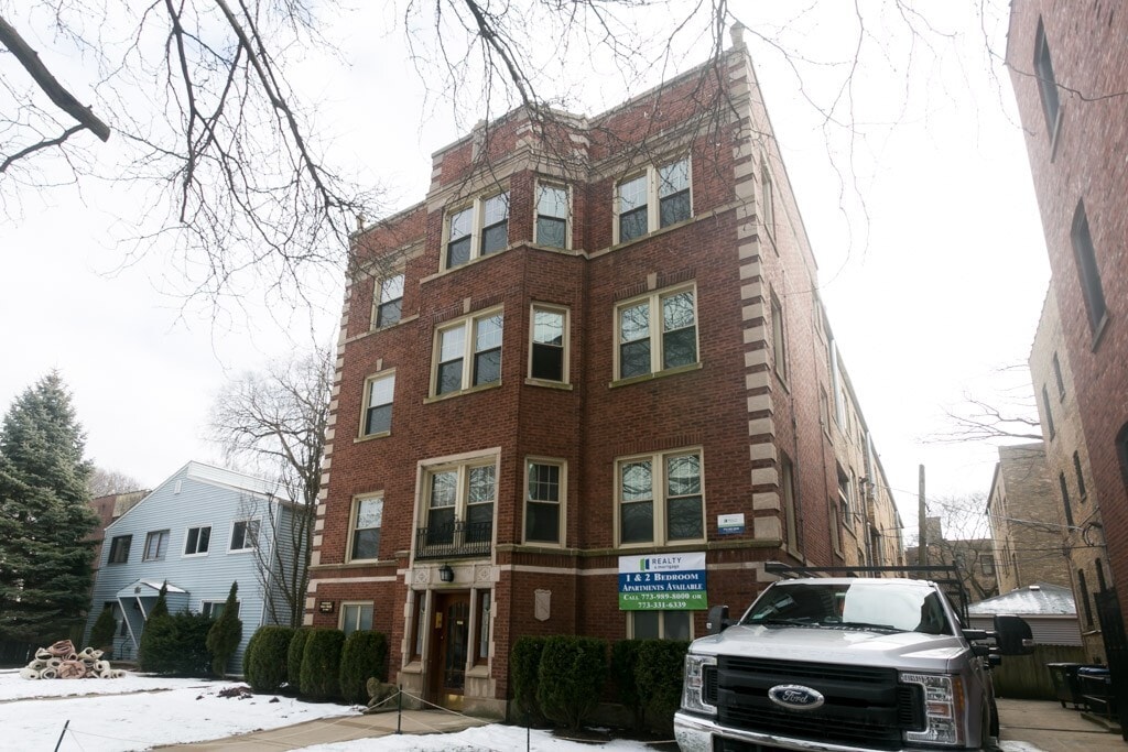 Primary Photo - 911 Crain St