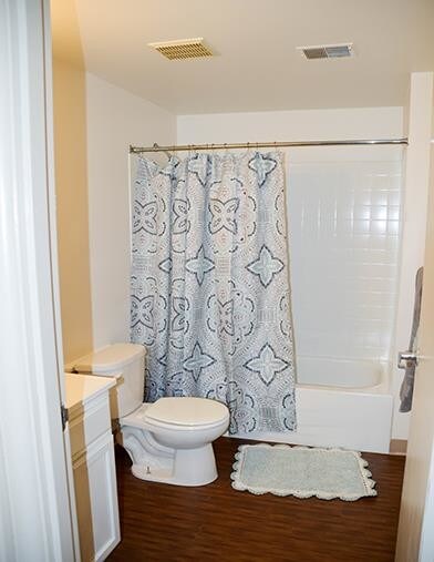 Baño - The Sheldrake Apartments