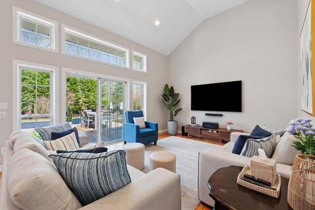 Foto del edificio - 39 Hollow Ln