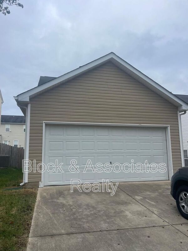 Primary Photo - 4465 Cardinal Grove Blvd