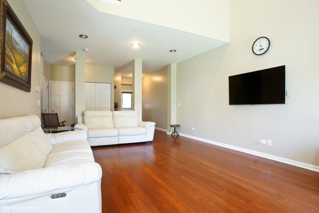 Building Photo - 2041 Ivy Ridge Dr