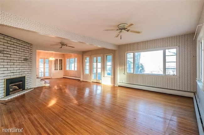 Building Photo - 4 br, 3 bath House - 445 Edgemere Dr