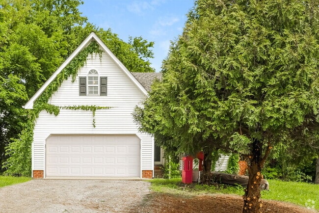Building Photo - 210 Rapid Waters Ct