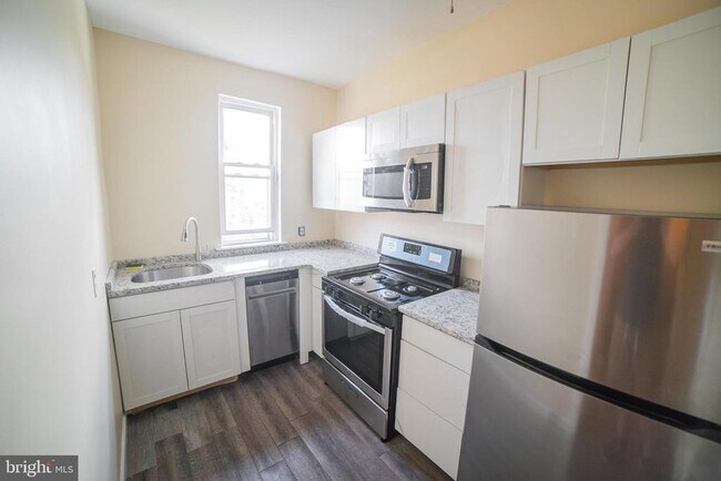 Building Photo - 2427 E Allegheny Ave