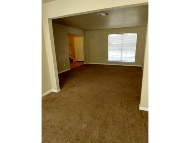 Building Photo - 10314 Mustang Ridge