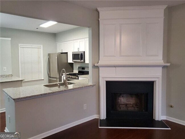 Foto del edificio - 4133 Howell Park Rd