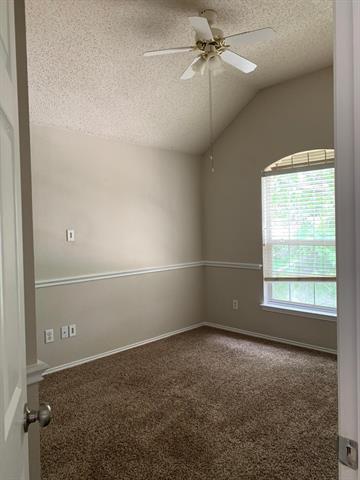 Foto del edificio - 2028 Fox Glen Dr