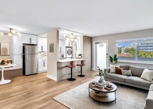 Building Photo - 1030 9th St