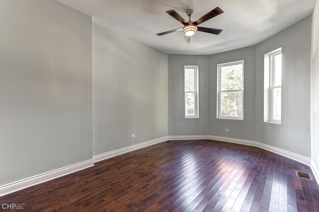 Foto del edificio - 1827 S Springfield Ave