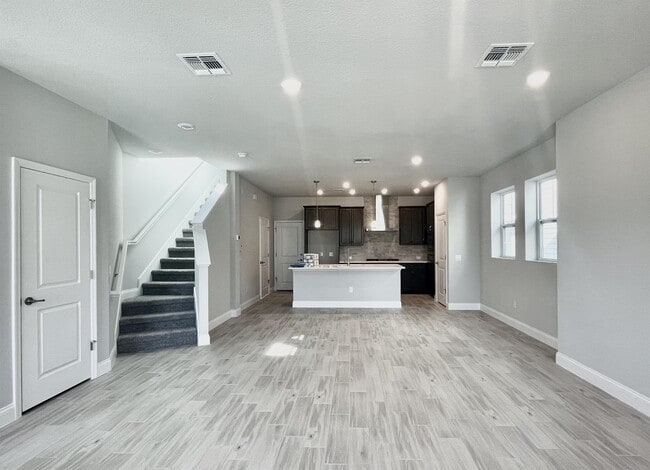 Photo - 924 Beldonshire Ln House