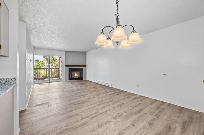 Building Photo - $1,470.95 - 2 Bed, 1 Bath Condo in Aurora with In Unit Laundry!