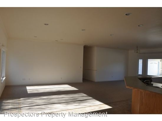 Building Photo - 1895 Silverwings Ct
