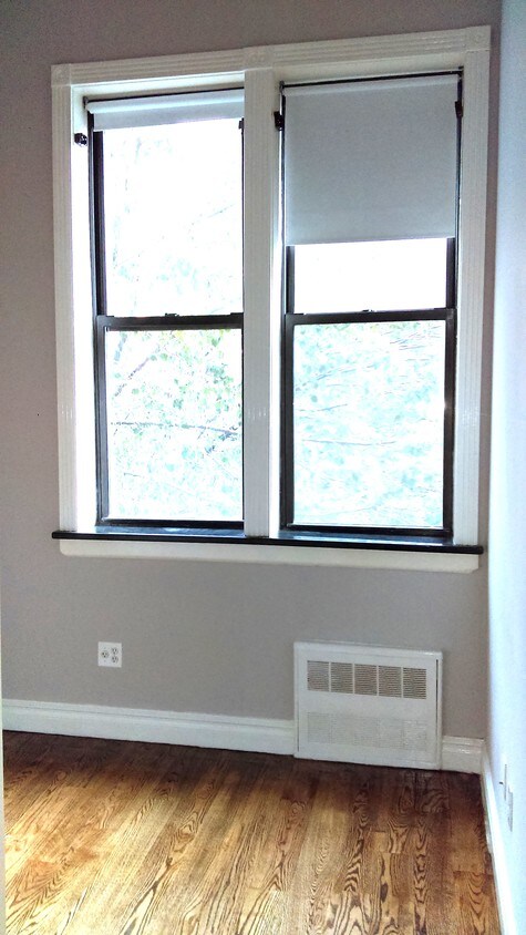 Primary Photo - 226 W 14th St